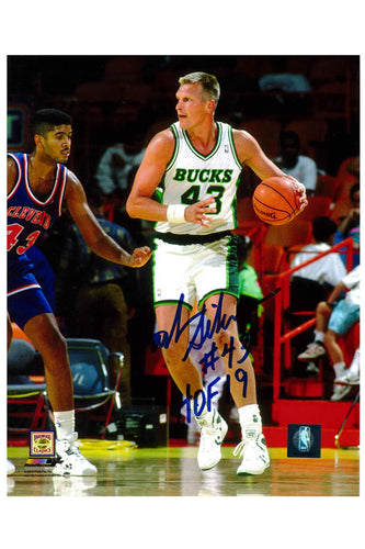 Milwaukee Bucks Jack Sikma 8x10 Autograph Photo